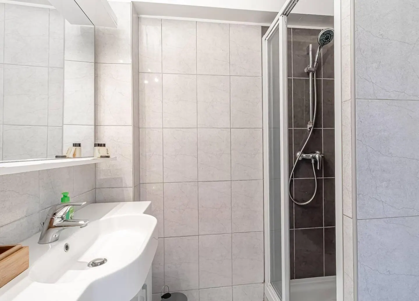 Ferienhaus Spacious T3 Near The Beach And Station Roquebrune Frankreich