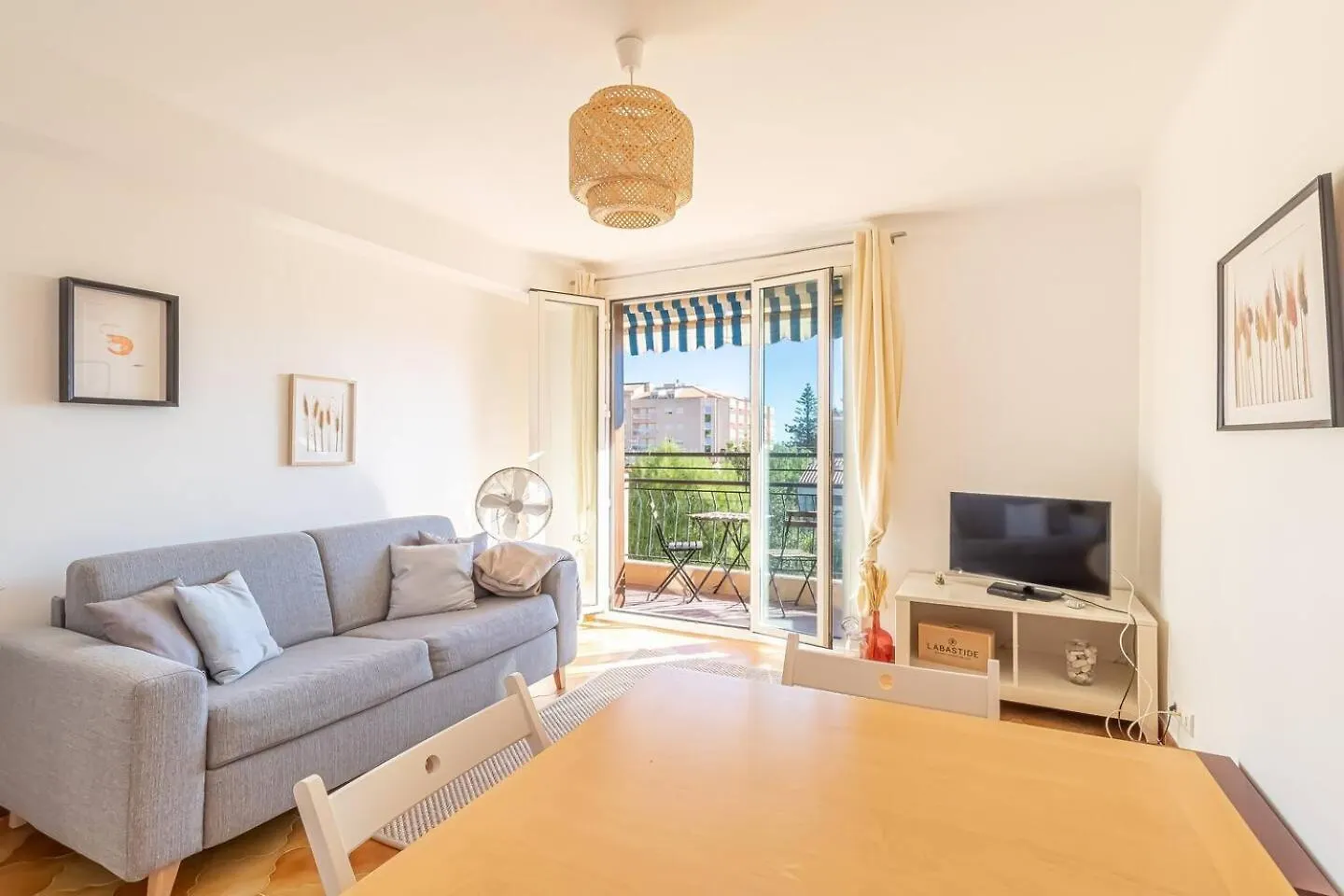 Spacious T3 Near The Beach And Station Roquebrune 0*, Roquebrune-Cap-Martin Frankreich