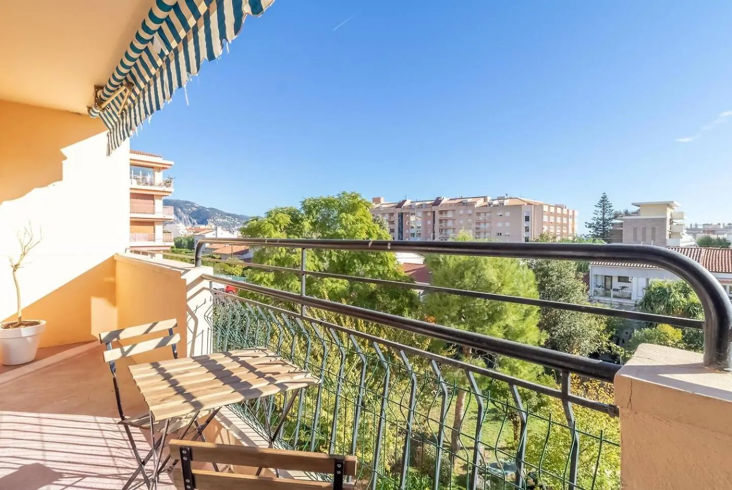 Ferienhaus Spacious T3 Near The Beach And Station Roquebrune